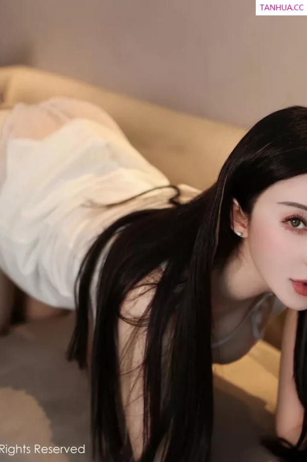   [XiuRen]高清写真图 2023.12.04 No.7756 田兮白 丰腴美臀第25张图片